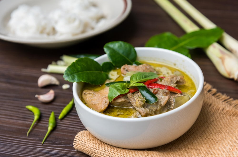 Green curry (Kaeng kheiyw hwan)