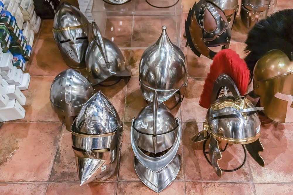 Armor, knives, swords,ของที่ต้องซื้อที่อังกฤษ