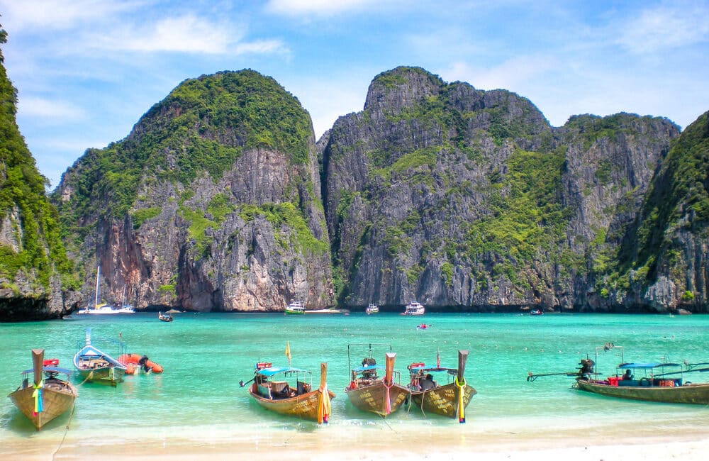 6 เกาะที่นักท่องเที่ยวมาถึงไทยแล้วห้ามพลาด!
